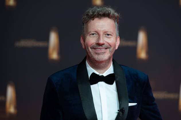 Thorsten SCHORN, Moderator, Roter Teppich, Red Carpet Show, Ankunft, arrival, Verleihung des Deutschen Fernsehpreises, Der Deutsche Fernsehpreis 2024, Deutscher Fernsehpreis 2024 in den MMC Studios Koeln, am 25.09.2024.