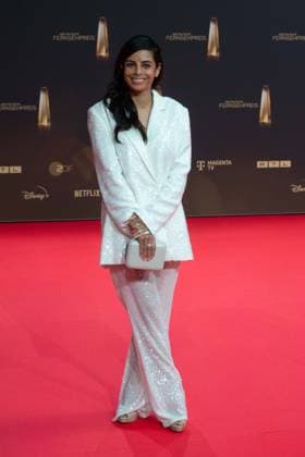 Collien ULMEN-FERNANDES, Schauspielerin, Roter Teppich, Red Carpet Show, Ankunft, arrival, Verleihung des Deutschen Fernsehpreises, Der Deutsche Fernsehpreis 2024, Deutscher Fernsehpreis 2024 in den MMC Studios Koeln, am 25.09.2024.