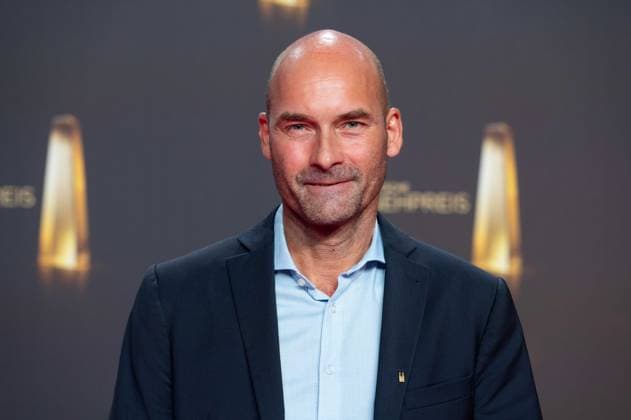 Steffen SCHWARZKOPF, Moderator, Preistraeger beste Moderation Einzelleistung Information, Verleihung des Deutschen Fernsehpreises, Der Deutsche Fernsehpreis 2024, Deutscher Fernsehpreis 2024 in den MMC Studios Koeln, am 25.09.2024.
