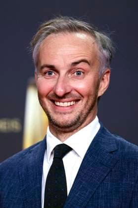 Entertainer und Satiriker Jan Böhmermann auf dem Red Carpet beim Deutschen Fernsehpreis 2024 in den MMC-Studios in Ossendorf. Köln, 25.09.2024 NRW Deutschland Copyright: xChristophxHardtx