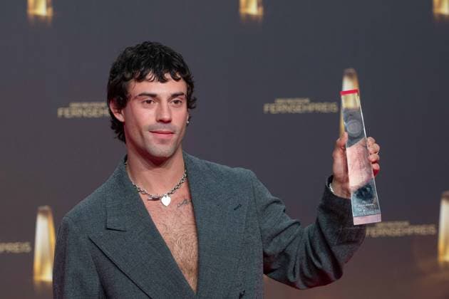 Aaron ALTARAS, Schauspieler Preistraeger bester Schauspieler Verleihung des Deutschen Fernsehpreises, Der Deutsche Fernsehpreis 2024, Deutscher Fernsehpreis 2024 in den MMC Studios Koeln, am 25.09.2024.