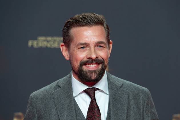 Klaas HEUFER-UMLAUF, Moderator, Preistraeger Beste Einzelleistung Moderation Unterhaltung, Verleihung des Deutschen Fernsehpreises, Der Deutsche Fernsehpreis 2024, Deutscher Fernsehpreis 2024 in den MMC Studios Koeln, am 25.09.2024.