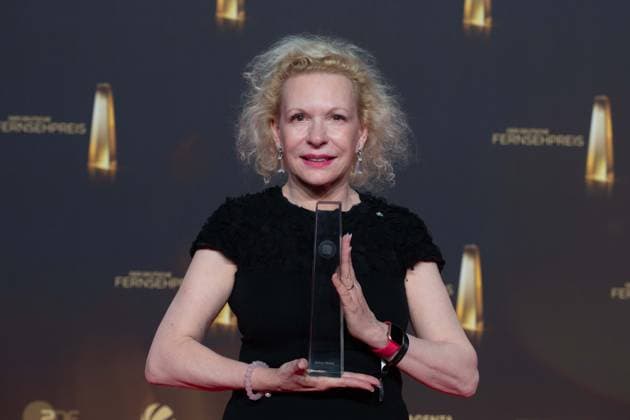 Sunnyi MELLES, Schauspielerin, Preistraegerin beste Schauspielerin Verleihung des Deutschen Fernsehpreises, Der Deutsche Fernsehpreis 2024, Deutscher Fernsehpreis 2024 in den MMC Studios Koeln, am 25.09.2024.