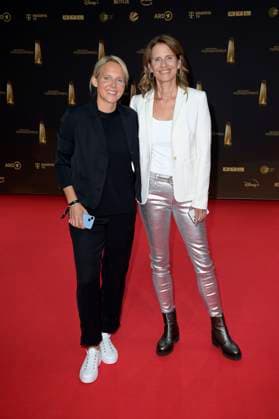 Friederike Kromp und Katrin Müller-Hohenstein bei der Verleihung des Deutschen Fernsehpreises 2024 in den MMC Studios. Köln, 25.09.2024