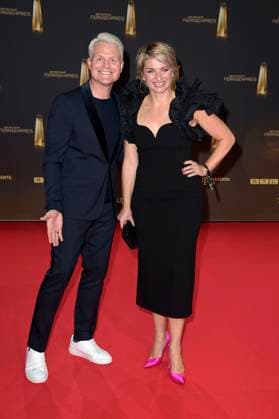 Guido Cantz und Sabine Heinrich bei der Verleihung des Deutschen Fernsehpreises 2024 in den MMC Studios. Köln, 25.09.2024
