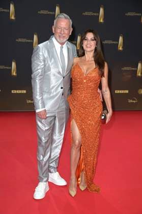 Natalia Avelon mit Freund Otto Steiner bei der Verleihung des Deutschen Fernsehpreises 2024 in den MMC Studios. Köln, 25.09.2024