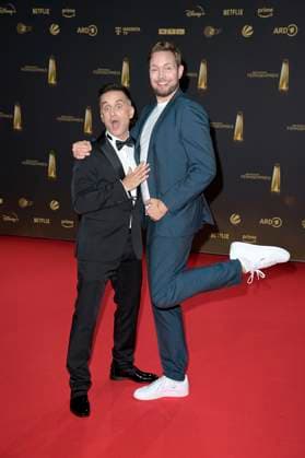 Özcan Cosar und Bastian Bielendorfer bei der Verleihung des Deutschen Fernsehpreises 2024 in den MMC Studios. Köln, 25.09.2024
