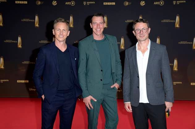 Jochen Breyer, Dominik Klein und Alexander Bommes bei der Verleihung des Deutschen Fernsehpreises 2024 in den MMC Studios. Köln, 25.09.2024