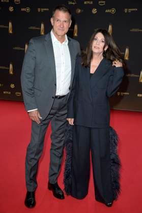 Iris Berben mit Partner Heiko Kiesow bei der Verleihung des Deutschen Fernsehpreises 2024 in den MMC Studios. Köln, 25.09.2024