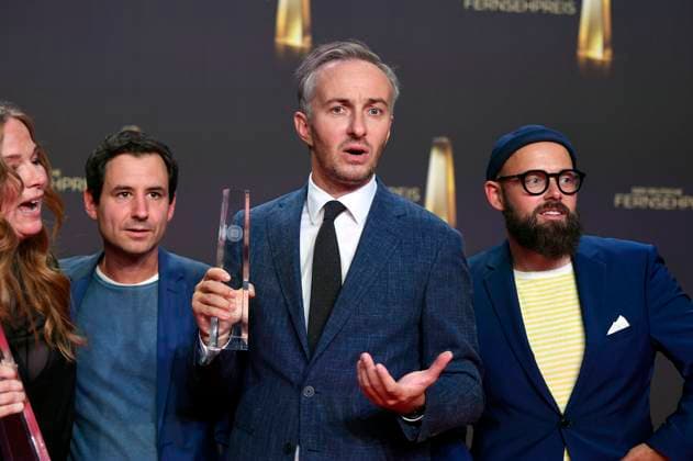 Jan Böhmermann und Team bei der Verleihung des Deutschen Fernsehpreises 2024 in den MMC Studios. Köln, 25.09.2024