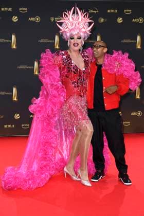 Olivia Jones und Amiaz Habtu bei der Verleihung vom Deutschen Fernsehpreis am 25.09.2024 in Koeln Deutscher Fernsehpreis Verleihung 2024 in Koeln