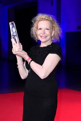 Sunnyi Melles, Gewinnerin und Preistraegerin beste Schauspielerin bei der Verleihung vom Deutschen Fernsehpreis am 25.09.2024 in Koeln Deutscher Fernsehpreis Verleihung 2024 in Koeln