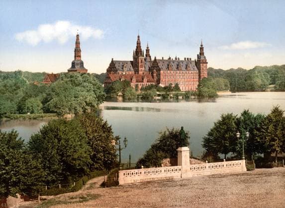 Schloss Frederiksborg, Frederiksborg Slot, ein Wasserschloss in Hillerod auf der Seeland, Dänemark, ca 1895, Historisch, digital restaurierte Reproduktion von einer Vorlage aus dem 19. Jahrhundert, Record date not stated