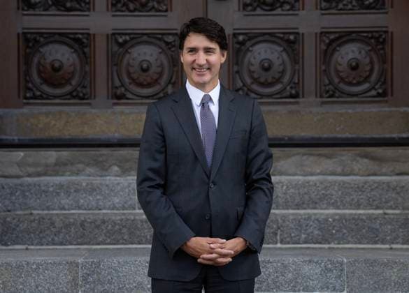 September 26, 2024, Ottawa, On, Canada: Prime Minister Justin Trudeau smiles as he waits for French President Emmanuel Macron to arrive on Parliament Hill, Thursday, September 26, 2024 in Ottawa. Ottawa Canada  - ZUMAc35_ 20240926_zaf_c35_029 Copyright: xAdrianxWyldx