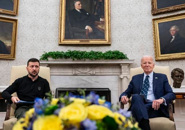US President Joe Biden, right, and Volodymyr Zelenskiy, Ukraine s president, during a meeting in the Oval Office of the White House in Washington, DC, US, on Thursday, Sept. 26, 2024. Biden announced $2.4 billion in military assistance for Ukraine on Thursday and plans to convene a leader-level meeting of key allies to coordinate additional support when he visits Germany next month. Copyright: xIndependentxStillxPoolxphotox 2024xBloombergxFinancexLPxfromxConsolidatedxNewsxPhotosxAllxRightsxReservedx