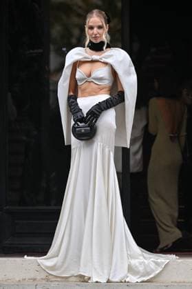 Entertainment Bilder des Tages PFW Nina Ricci Outside Arrivals Leonie Hanne arriving at the Nina Ricci show during Paris Fashion Week in Paris, France on September 27, 2024. Photo by Julien Reynaud APS-Medias ABACAPRESS.COM Paris France  Copyright: xReynaudxJulien APS-Medias ABACAx