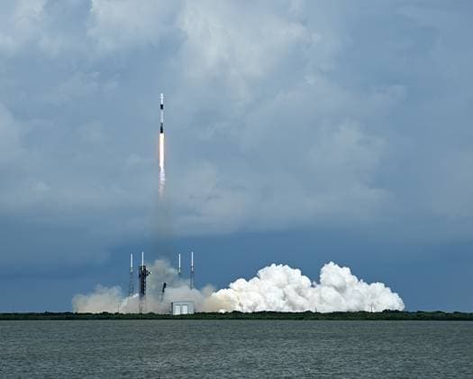 News Themen der Woche KW39 News Bilder des Tages A SpaceX Falcon 9 rocket launches a NASA, Roscosmos crew to the International Space Station at 2:38 PM from Launch Complex 40 at the Cape Canaveral Space Force Station, Florida on Saturday, September 28, 2024 .  KSP20240928020 JOExMARINO