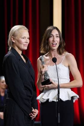 The Winners During The 72nd Edition Of The San Sebastian International Film Festival The film The Last Show Girl with its director Gia Coppola and actress Pamela Anderson receives the special jury prize during the 72nd edition of the San Sebastian International Film Festival in San Sebastian, Spain, on September 28, 2024. San Sebastian Spain  Copyright: xCOOLMediax originalFilename: coolmedia-notitle240928_np4Ad.jpg