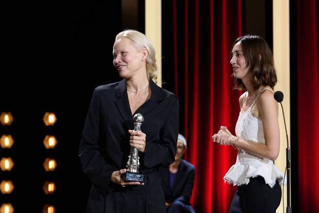 The Winners During The 72nd Edition Of The San Sebastian International Film Festival The film The Last Show Girl with its director Gia Coppola and actress Pamela Anderson receives the special jury prize during the 72nd edition of the San Sebastian International Film Festival in San Sebastian, Spain, on September 28, 2024. San Sebastian Spain  Copyright: xCOOLMediax originalFilename: coolmedia-notitle240929_npbiJ.jpg