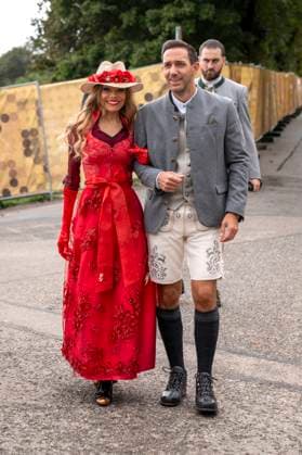 La Toya Jackson und Marcel Remus auf dem 189. Oktoberfest 2024 auf der Theresienwiese. München, 28.09.2024 *** La Toya Jackson and Marcel Remus at the 189 Oktoberfest 2024 on the Theresienwiese Munich, 28 09 2024 Foto:xN.xKolinzx xFuturexImagex jackson_4904