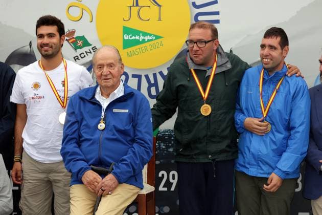 Presentation of trophies of the Regata Rey Juan Carlos I El Corte Inglés Máster The King Emeritus, Don Juan Carlos de Borbón, presides over the presentation of trophies of the Regata Rey Juan Carlos I El Corte Inglés Máster at the yacht club, on September 29, 2024, in Sanxenxo Pontevedra, Galicia, Spain AWARDS GENTE REGATAS José Ramó Sanxenxo Sanxenxo Sanxenxo Spain  Copyright: xJosÃ xRamonxHernandox 6246833