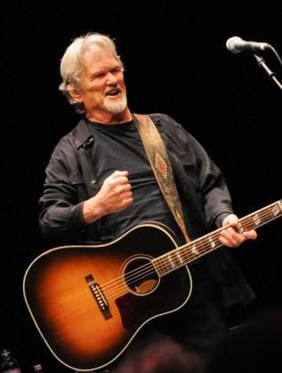 Kris Kristofferson Dies at age 88 in Melbourne - 13 May 2010 Singer, songwriter, and actor Kris Kristofferson performs at the King Center for the Performing Arts in Melbourne, Florida. Kristofferson passed away on September 28, 2024 at the age of 88. Melbourne United States Copyright: xPaulxHennessyx xSOPAxImagesx 09292024_PHH_KRISTOFFERSON_06(2)