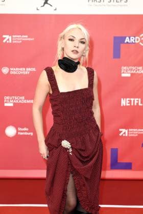 RECORD DATE NOT STATED Verleihung FIRST STEPS 2024 Emma Nova bei der Verleihung FIRST STEPS 2024 im Theater des Westens in Berlin. Copyright: xEventpressxBerndtx