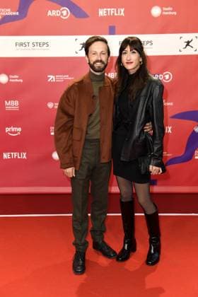 RECORD DATE NOT STATED Verleihung FIRST STEPS 2024 Franz Dinda mit Frau Elise Dinda bei der Verleihung FIRST STEPS 2024 im Theater des Westens in Berlin. Copyright: xEventpressxBerndtx