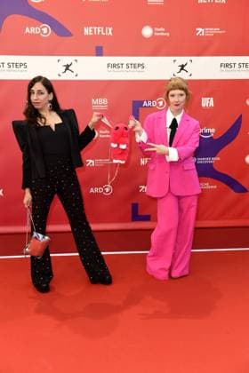 RECORD DATE NOT STATED Verleihung FIRST STEPS 2024 Carola Schuler und Sarah Bauerett bei der Verleihung FIRST STEPS 2024 im Theater des Westens in Berlin. Copyright: xEventpressxBerndtx
