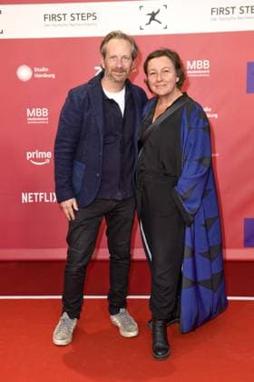 RECORD DATE NOT STATED Verleihung FIRST STEPS 2024 Fabian Busch mit Frau Sunny Scheucher bei der Verleihung FIRST STEPS 2024 im Theater des Westens in Berlin. Copyright: xEventpressxBerndtx