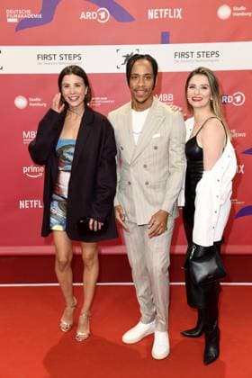 RECORD DATE NOT STATED Verleihung FIRST STEPS 2024 Aylin Tezel , Jerry Hoffmann und Natalie Rudziewicz bei der Verleihung FIRST STEPS 2024 im Theater des Westens in Berlin. Copyright: xEventpressxBerndtx