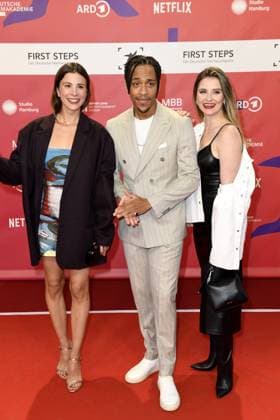 RECORD DATE NOT STATED Verleihung FIRST STEPS 2024 Aylin Tezel , Jerry Hoffmann und Natalie Rudziewicz bei der Verleihung FIRST STEPS 2024 im Theater des Westens in Berlin. Copyright: xEventpressxBerndtx