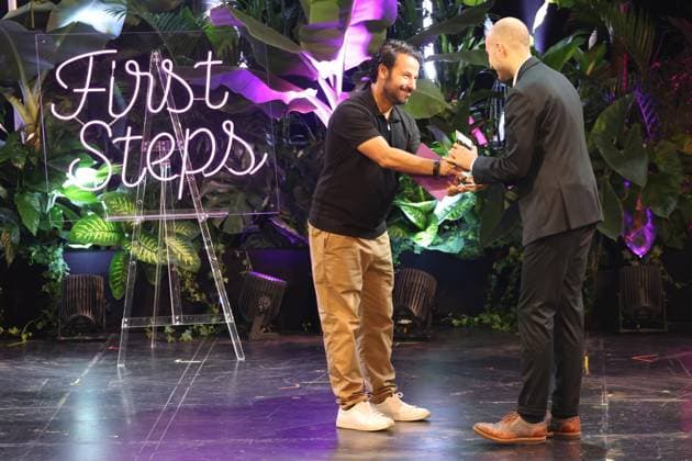 Verleihung FIRST STEPS 2024 Mittellanger Spielfilm Thomas Marciano ECHO und Hüseyin Tabak Preisverleihung auf der Buehne bei der FIRST STEPS 2024 Verleihung am 30. September im Theater des Westens. 30.09.2024 Copyright: xEventpressx xFuhrx