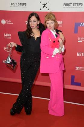 Carol Schuler und Sarah Bauerett bei der 25. Verleihung der First Steps Awards 2024 im Theater des Westens. Berlin, 30.09.2024