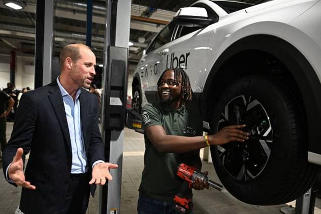 Entertainment Themen der Woche KW40 Entertainment Bilder des Tages William, The Prince of Wales will visit 2023 Earthshot Prize Finalist ENSO in London, 01 October 2024 Britain s William, The Prince of Wales visits the 2023 Earthshot Prize Finalist ENSO, a UK-based tyre startup developed specifically for electric vehicles in London, UK on 01 October 2024., Credit:Chris J Ratcliffe Avalon London, UK  Copyright: xChrisxJxRatcliffex xAvalonx 0914701825