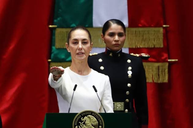 News Themen der Woche KW40 News Bilder des Tages Mexico s incoming President Claudia Sheinbaum Pardo taking office as the new female President of Mexico during the inauguration ceremony at the Congress of the Union. on October 1, 2024 in Mexico City, Mexico. Mexico City Mexico - ZUMAe321 20241001_zia_e321_019 Copyright: xCarlosxSantiagox