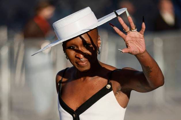 Bilder des Jahres 2024, Entertainment 10 Oktober Entertainment Themen der Woche KW40 Entertainment Bilder des Tages PFW - Louis Vuitton Arrivals Cynthia Erivo attends the Louis Vuitton Paris Womenswear Spring-Summer 2025 show as part of Paris Fashion Week on October 01, 2024 in Paris, France. Photo by Marco Piovanotto ABACAPRESS.COM Paris France  Copyright: xPiovanottoxMarco ABACAx