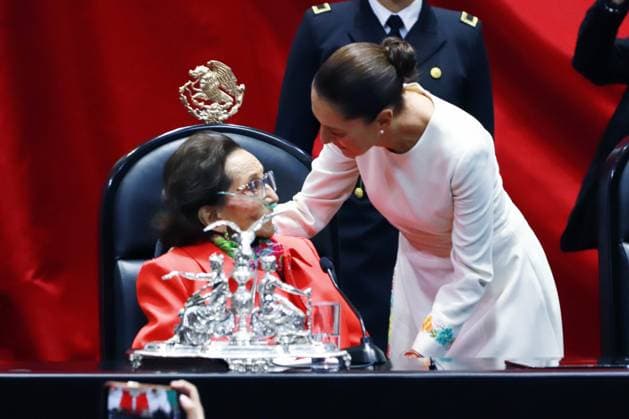 Inauguration Of The Claudia Sheinbaum First Female Mexico s President Incoming Mexico™s President Claudia Sheinbaum Pardo (R) and President of the Chamber of Deputies Ifigenia Martinez during the inauguration ceremony at the Congress of the Union. on October 1, 2024 in Mexico City, Mexico. (Photo by Carlos Santiago Eyepix Group) Mexico City CDMX Mexico Copyright: xCarlosxSantiagox