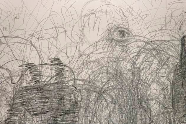 Einzelausstellung Music of the Mind von Yoko Ono in Düsseldorf. Shadow Peaces, eine große Leinwand für Interaktionskunst, auf welcher die Besucher ihre eigenen künstlerischen Phantasien mit Stiften ausleben können. Die Stifte werden in einem Behälter neben der Leinwand zur Verfügung gestellt. Im Übrigen bezeichnen K20 und K21 der Stiftung Kunstsammlung Nordrhein-Westfalen in Düsseldorf Kunst des 20. und des 21. Jahrhunderts. Bei Yoko Ono ist s beides. Düsseldorf Nordrhein-Westfalen Deutschland