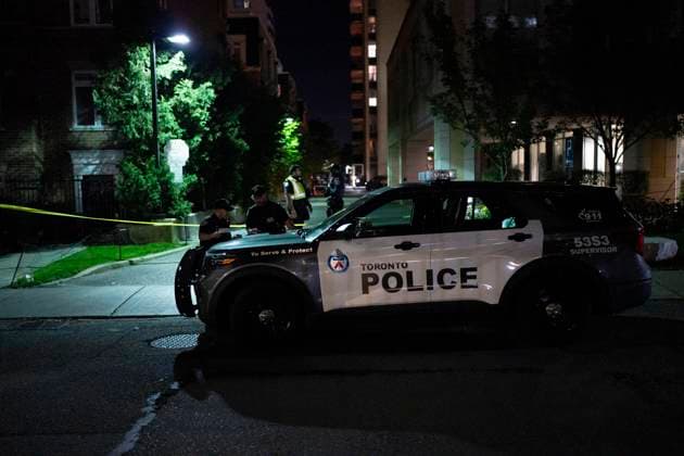 October 2, 2024, Toronto, On, Canada: Toronto Police work the scene where a police officer was shot, in Toronto, on Wednesday, Oct. 2, 2024. The officer was taken to hospital with life threatening injuries. Toronto Canada  - ZUMAc35_ 20241002_zaf_c35_139 Copyright: xArlynxMcadoreyx