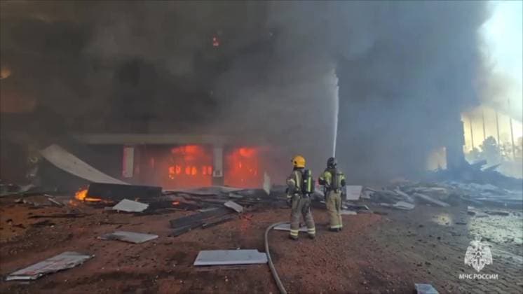 Russia Theatre Fire 8777692 03.10.2024 In this handout video grab released by the Russian Emergencies Ministry, firefighters work to extinguish a fire at the Khabarovsk Regional Musical Theater in Khabarovsk, Russia. Russian Emergency Situations Ministry Khabarovsk Russia  Copyright: xx