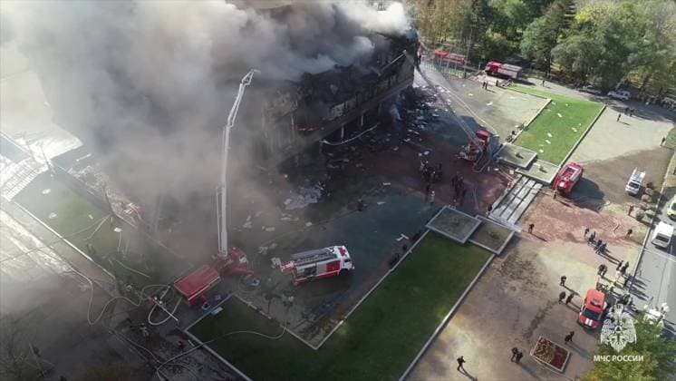 Russia Theatre Fire 8777695 03.10.2024 In this handout video grab released by the Russian Emergencies Ministry, firefighters work to extinguish a fire at the Khabarovsk Regional Musical Theater in Khabarovsk, Russia. Russian Emergency Situations Ministry Khabarovsk Russia  Copyright: xx