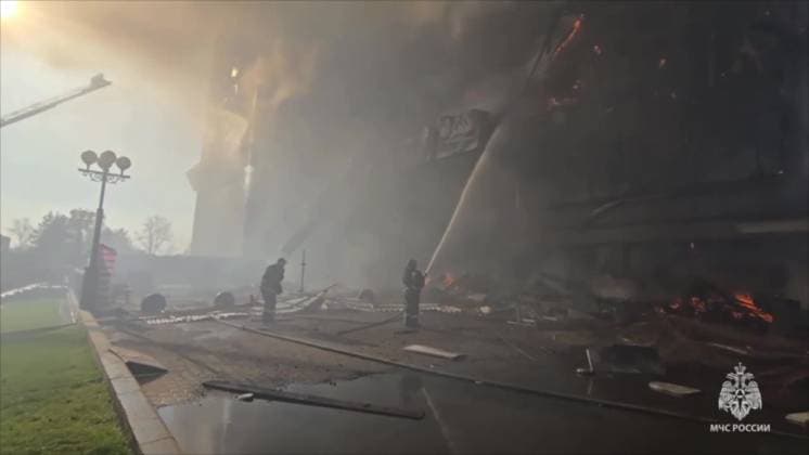 Russia Theatre Fire 8777713 03.10.2024 In this handout video grab released by the Russian Emergencies Ministry, firefighters work to extinguish a fire at the Khabarovsk Regional Musical Theater in Khabarovsk, Russia. Russian Emergency Situations Ministry Khabarovsk Russia  Copyright: xx