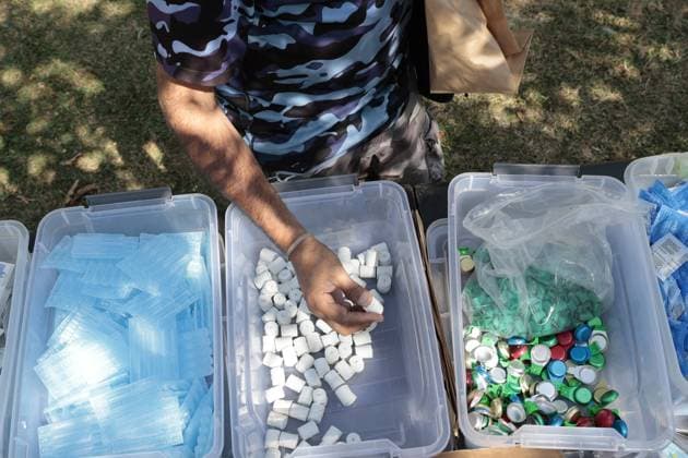 October 3, 2024, Chicago, IL, USA: A person takes harm reduction supplies for addicts, put out by the Puerto Rico Project at Humboldt Park in Chicago, on Sept. 9, 2024. Chicago USA - ZUMAm67_ 20241003_zaf_m67_014 Copyright: xAntonioxPerezx