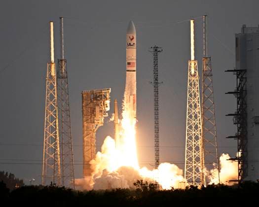 News Themen der Woche KW40 A United Launch Alliance (ULA) Vulcan rocket launches on its second mission, Cert - 2, at 7:25 AM from Launch Complex 41 at the Cape Canaveral Space Force Station, Florida on Friday October 4, 2024. .  CCP20241004002 JOExMARINO