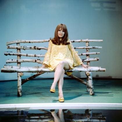 Archivbilder der Woche SPORT KW40 Frühlingsnotenschau Frühlingsnotenschau, ZDF Musikshow, 1969, mit Lisbeth List, niederländische Sängerin, Berlin Deutschland Copyright: ArthurxGrimm AGR_82021089 EDITORIAL USE ONLY