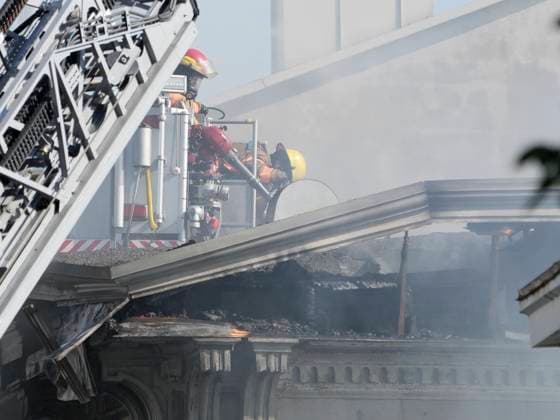 October 4, 2024, Montreal, Pq, CANADA: Firefighters battle a fire in Old Montreal on Friday, Oct.4, 2024. Montreal police are investigating a major fire that broke out early this morning in a century-old building in Old Montreal, leaving at least one person in hospital. Montreal CANADA  - ZUMAc35_ 20241004_zaf_c35_034 Copyright: xRyanxRemiorzx