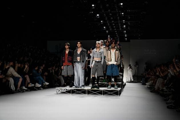 Entertainment Themen der Woche KW40 Entertainment Bilder des Tages October 5, 2024, Bangkok, Bangkok, Thailand: Models showcasing creations by PAINKILLER Atelier walk on the runway during Day 4 of Bangkok International Fashion Week at Siam Paragon in Bangkok, Thailand, on October 5, 2024. Bangkok Thailand - ZUMAh236 20241005_zip_h236_021 Copyright: xMattxHuntx