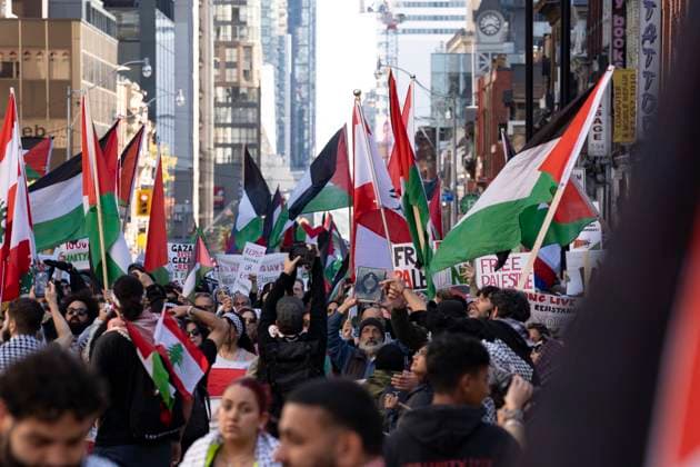 October 5, 2024, Toronto, On, Canada: People protest in support of Palestine in Toronto on Saturday, October 5, 2024. Toronto Canada  - ZUMAc35_ 20241005_zaf_c35_102 Copyright: xArlynxMcadoreyx
