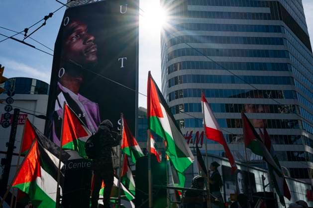 October 5, 2024, Toronto, On, Canada: People protest in support of Palestine in Toronto on Saturday, October 5, 2024. Toronto Canada  - ZUMAc35_ 20241005_zaf_c35_108 Copyright: xArlynxMcadoreyx